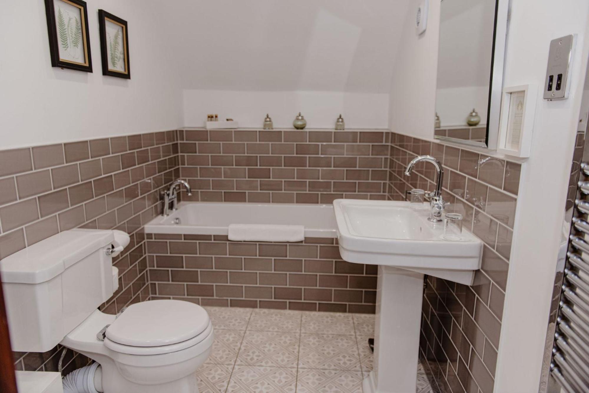 Woodlands Hotel Leeds  Extérieur photo
